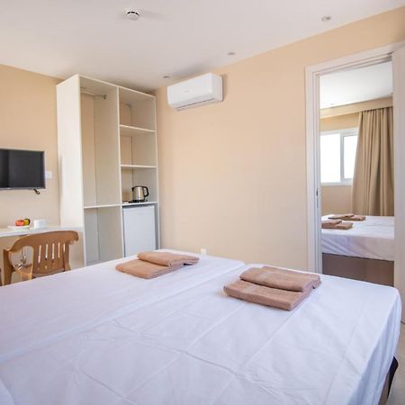 איה נאפה Marisa Napa Suites מראה חיצוני תמונה