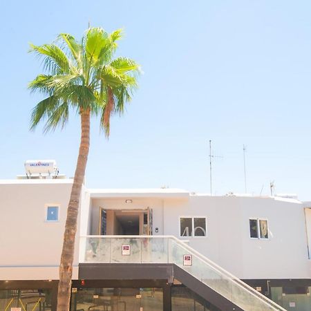 איה נאפה Marisa Napa Suites מראה חיצוני תמונה