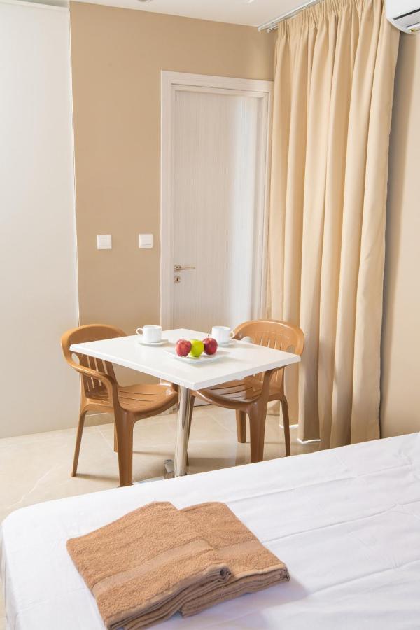 איה נאפה Marisa Napa Suites מראה חיצוני תמונה