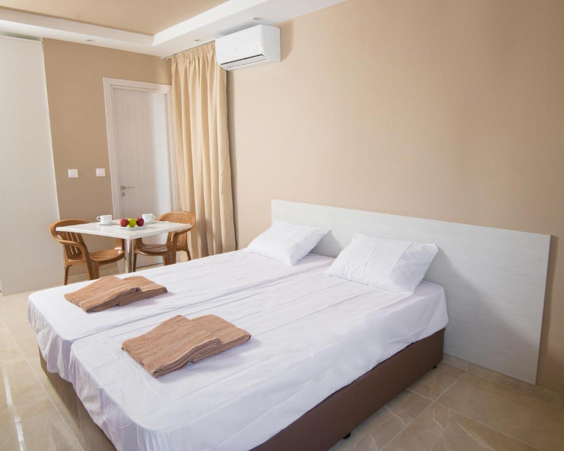 איה נאפה Marisa Napa Suites מראה חיצוני תמונה