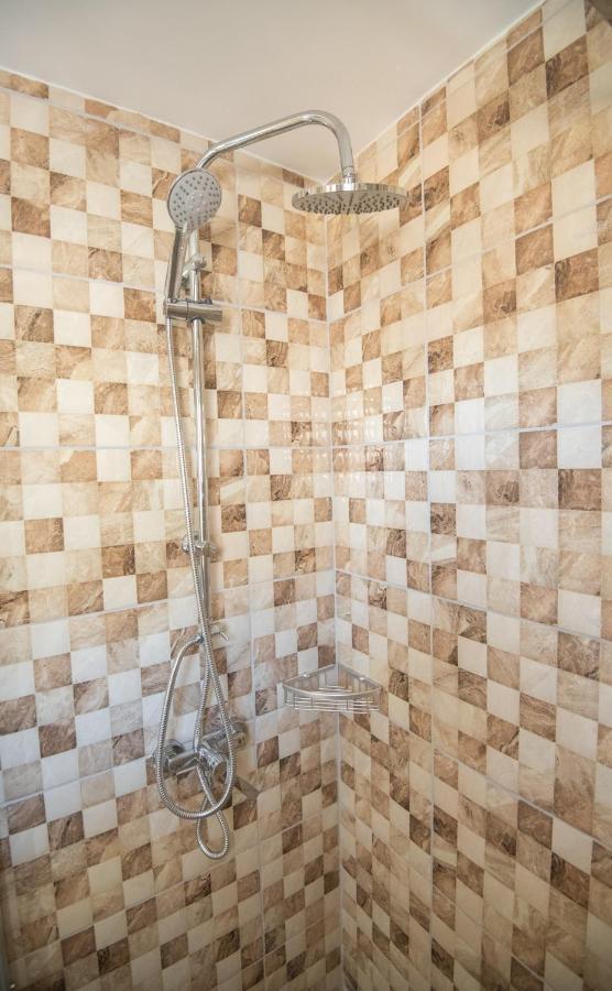 איה נאפה Marisa Napa Suites מראה חיצוני תמונה