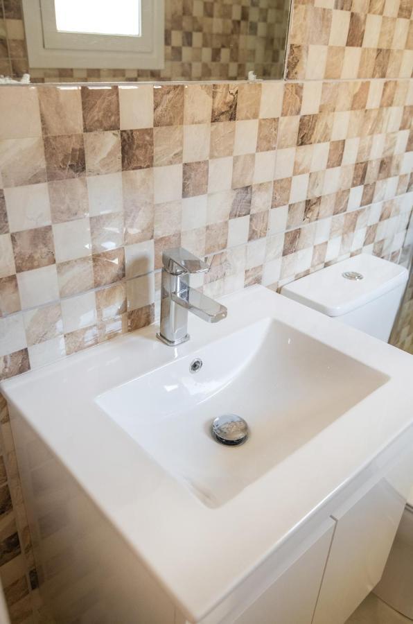 איה נאפה Marisa Napa Suites מראה חיצוני תמונה