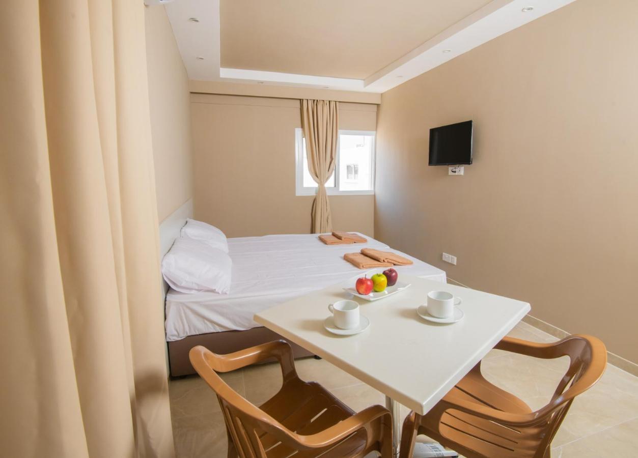 איה נאפה Marisa Napa Suites מראה חיצוני תמונה