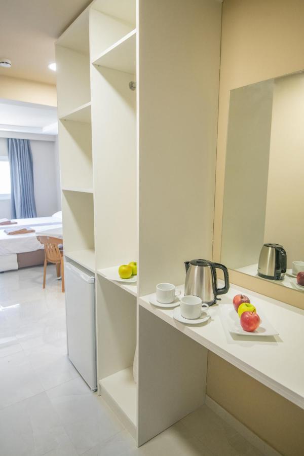 איה נאפה Marisa Napa Suites מראה חיצוני תמונה