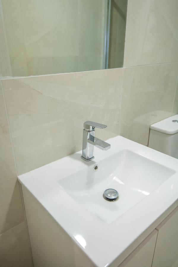 איה נאפה Marisa Napa Suites מראה חיצוני תמונה